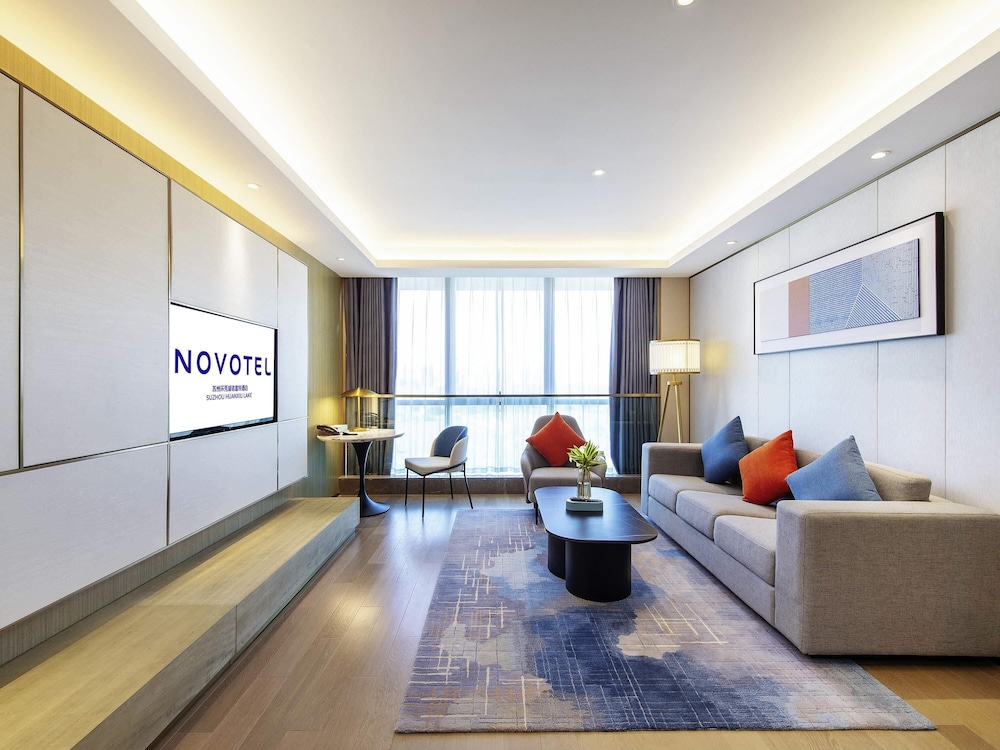Suite Deluxe con 1 cama King Size del hotel Novotel Suzhou Huanxiu Lake. Foto 1