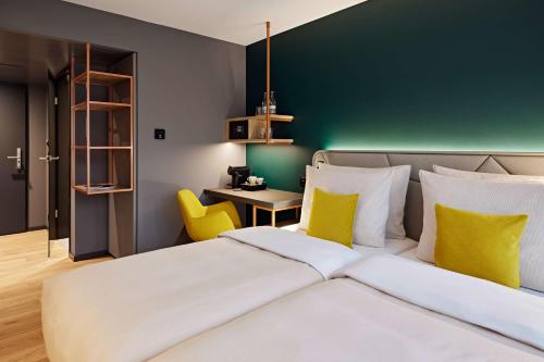 Habitación Doble Essential - 14 m² del hotel Essential by Dorint Interlaken - New Opening. Foto 1