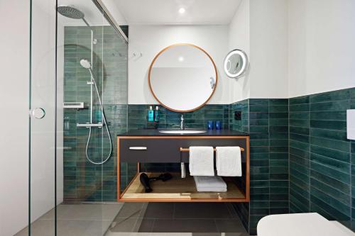 Habitación Doble Superior - 14 m² del hotel Essential by Dorint Interlaken - New Opening. Foto 1