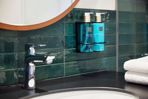 Suite Junior con terrazas del hotel Essential by Dorint Interlaken - New Opening. Foto 1