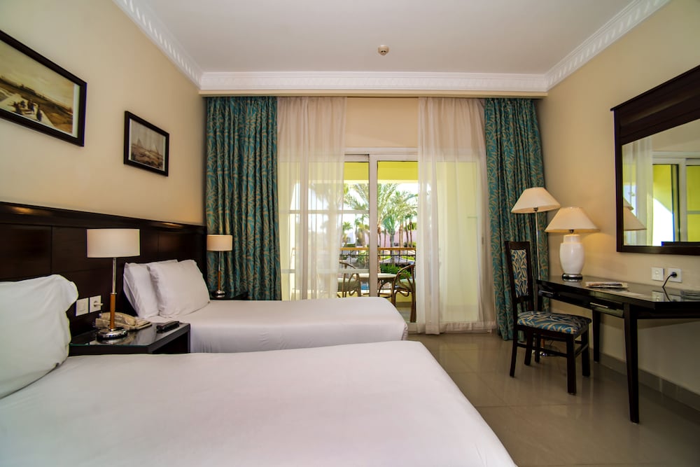 Habitación estándar, 3 camas individuales, vistas al jardín del hotel Sierra Sharm El Sheikh - All-inclusive. Foto 1