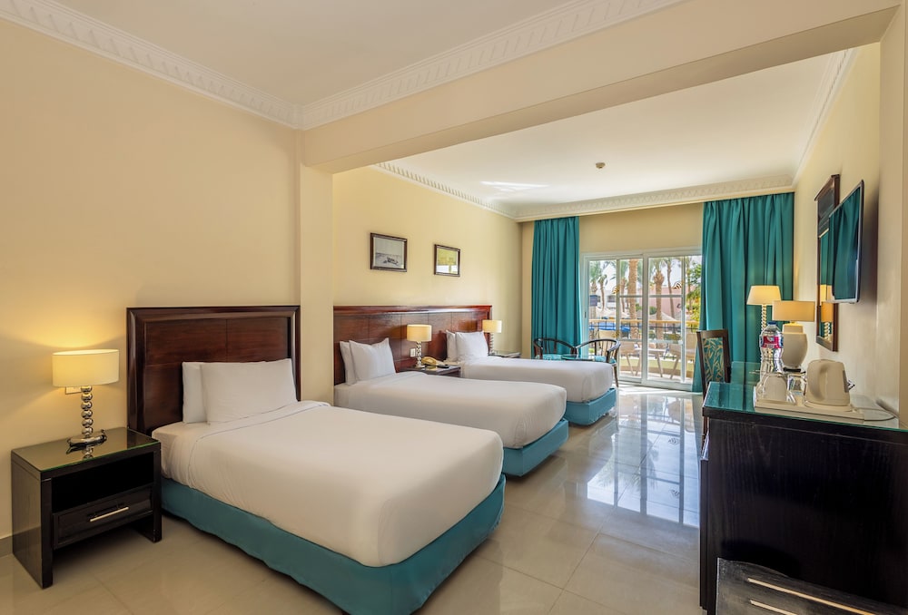 Habitación estándar, 3 camas individuales, vistas a la piscina del hotel Sierra Sharm El Sheikh - All-inclusive