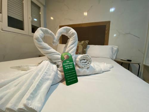 Habitación Doble con bañera de hidromasaje del hotel Hostal Avenida Andalucia. Foto 2