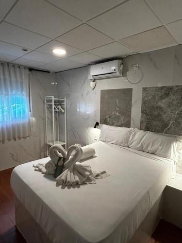 Habitación Doble Estándar del hotel Hostal Avenida Andalucia. Foto 4