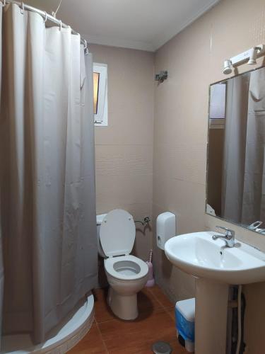 Habitación Doble Económica con bañera de hidromasaje del hotel Hostal Avenida Andalucia. Foto 1