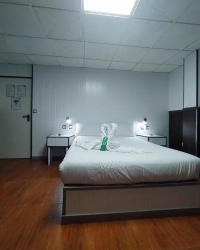 Habitación Doble Económica con bañera de hidromasaje del hotel Hostal Avenida Andalucia. Foto 4