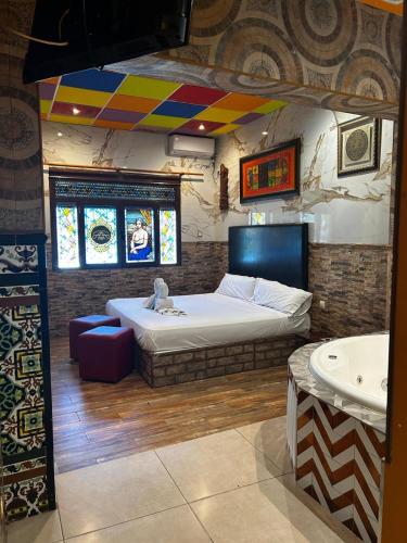 Suite Junior del hotel Hostal Avenida Andalucia. Foto 1