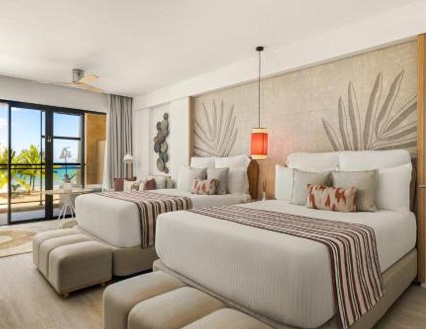 Suite Junior Preferred Club con vistas al mar y cama doble del hotel Dreams Playa Esmeralda Resort & Spa - All Inclusive. Foto 3