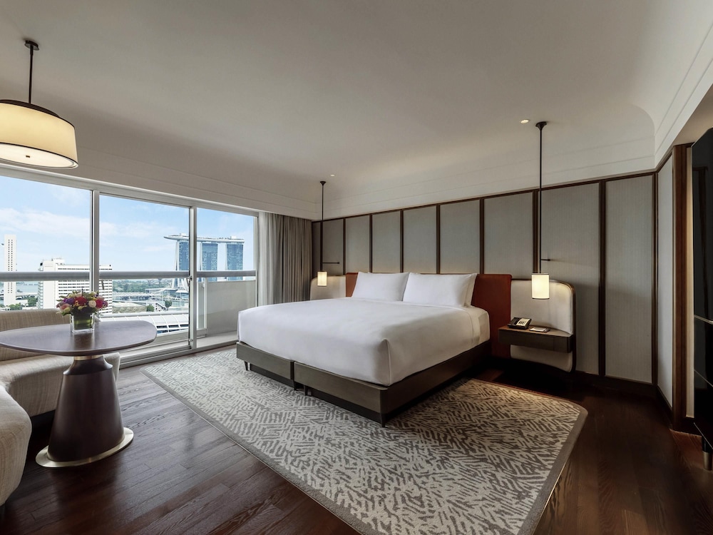 DELUXE MARINA BAY 1 King, balcón con vistas a Marina Bay del hotel Fairmont Singapore (sg Clean)