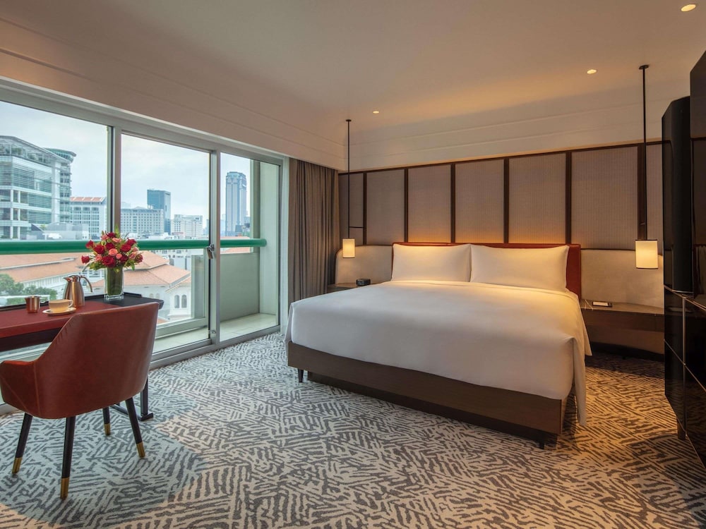 FAIRMONT GOLD 1 King, balcón y acceso al Salón Fairmont Gold del hotel Fairmont Singapore (sg Clean)