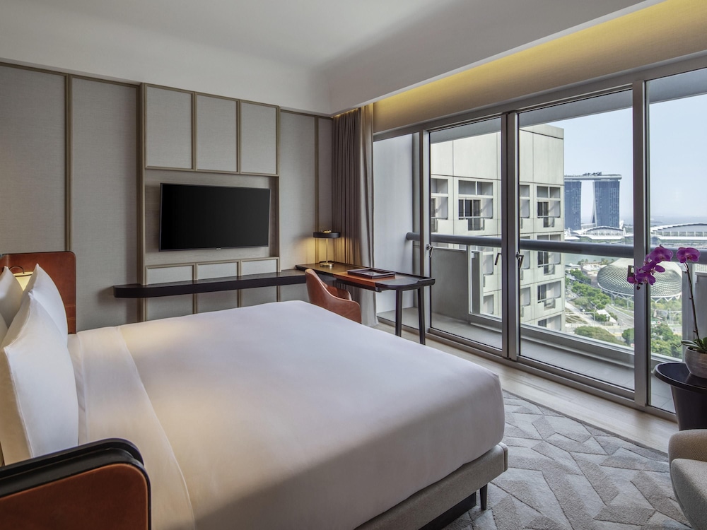 SUITE GOVERNOR, 1 King, 3 balcones y acceso al Salón Fairmont Gold del hotel Fairmont Singapore (sg Clean). Foto 4