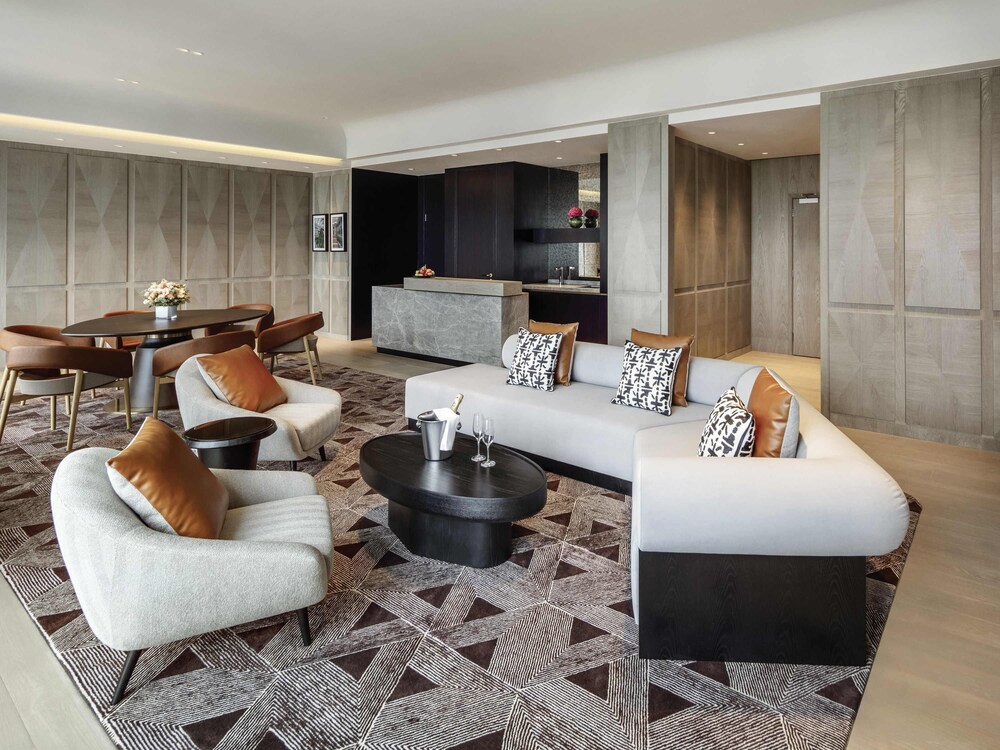 SUITE GOVERNOR, 1 King, 3 balcones y acceso al Salón Fairmont Gold del hotel Fairmont Singapore (sg Clean). Foto 5
