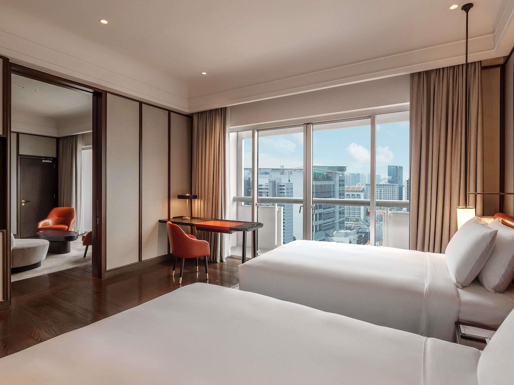 SUITE AMBASSADOR 2 Dobles, 2 balcones y acceso al Salón Fairmont Gold del hotel Fairmont Singapore (sg Clean)