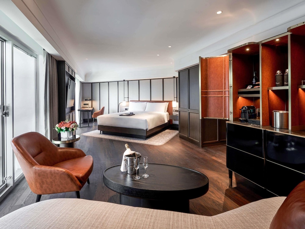 SUITE SIGNATURE SALON, 1 King, salón independiente y 2 balcones del hotel Fairmont Singapore (sg Clean). Foto 3
