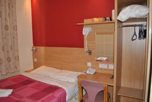 Habitación Doble con ducha y wc privados del hotel Carlton. Foto 1