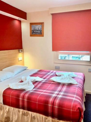 Habitación Doble con ducha y wc privados del hotel Carlton. Foto 12