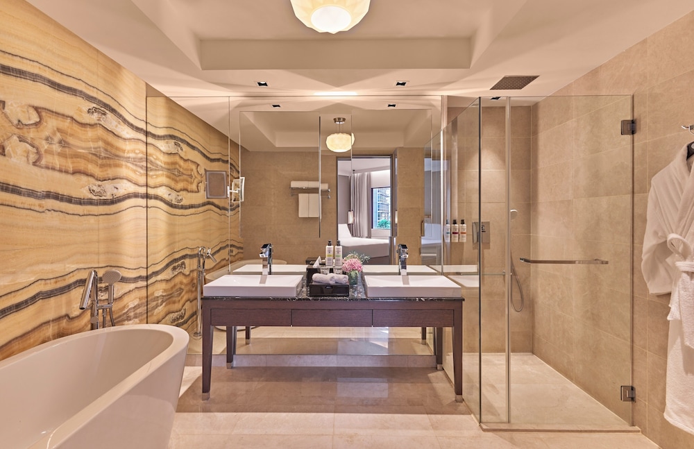 SUITE PULLMAN, 1 Cama King del hotel Pullman Singapore Orchard. Foto 1