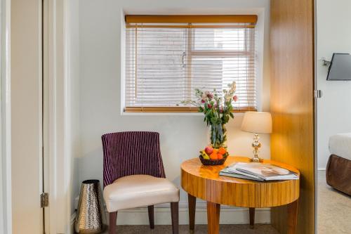 Habitación Doble Estándar del hotel 1 LEXHAM GARDENS. Foto 9