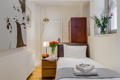 Habitación Individual Estándar del hotel 1 LEXHAM GARDENS. Foto 9