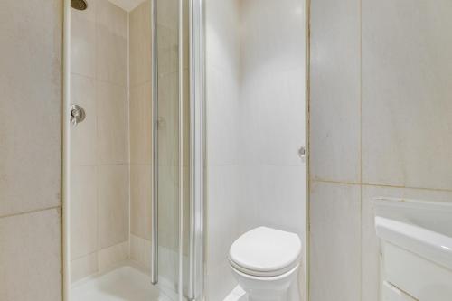 Habitación Triple Estándar del hotel 1 LEXHAM GARDENS. Foto 3