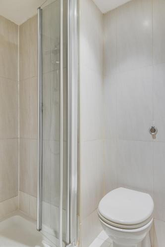 Habitación Triple Estándar del hotel 1 LEXHAM GARDENS. Foto 4