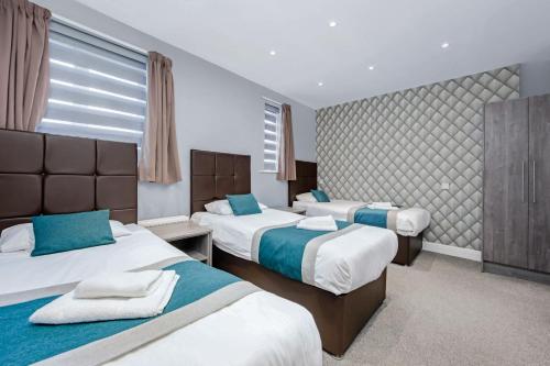 Habitación familiar 1 Cama Individual 1 Cama doble del hotel King Solomon. Foto 4