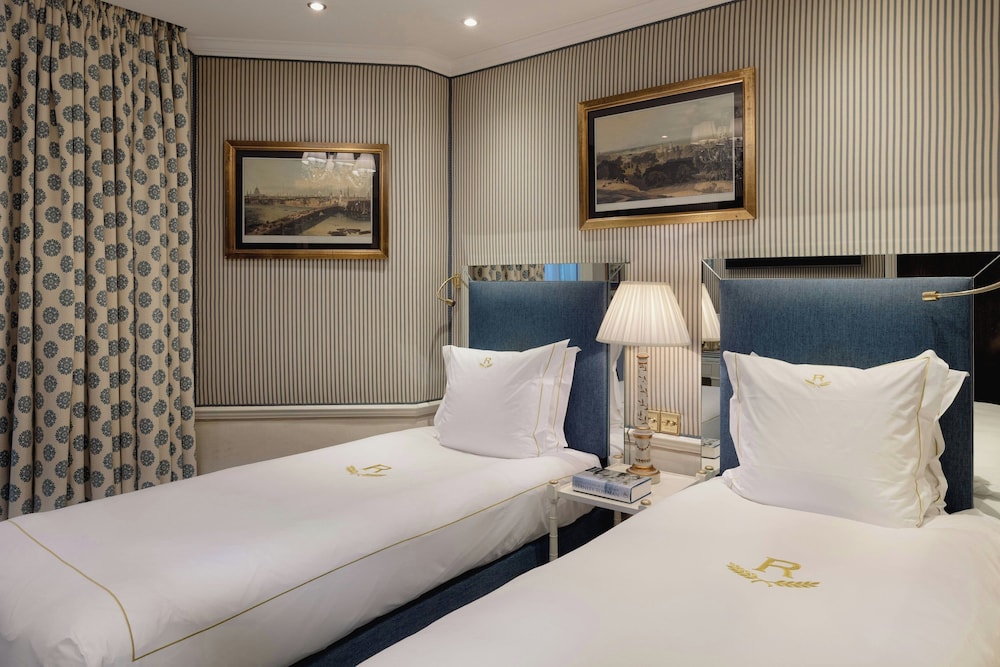 Habitación superior con 2 camas individuales del hotel The Rubens At The Palace