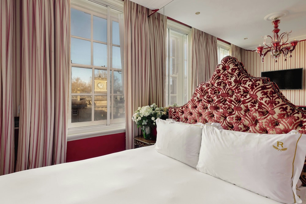 Habitación, 1 cama de matrimonio grande (Royal Themed) del hotel The Rubens At The Palace. Foto 1