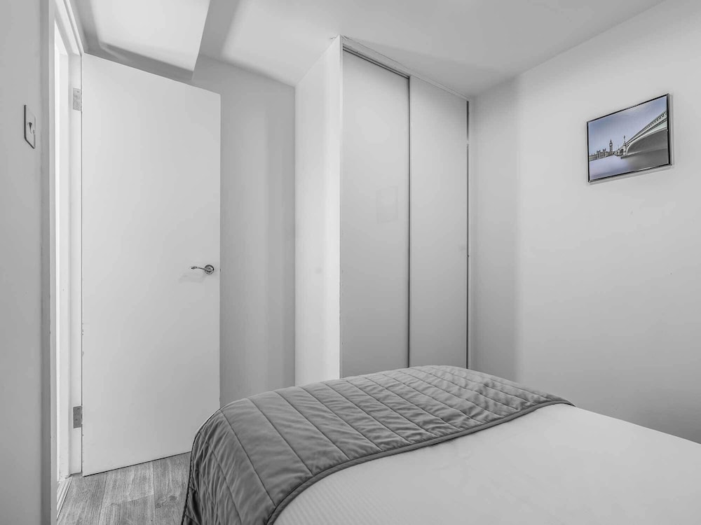 Apartamento de 2 dormitorios (1 cama doble, 1 cama individual y 1 sofá cama) del hotel Chelsea Cloisters. Foto 10