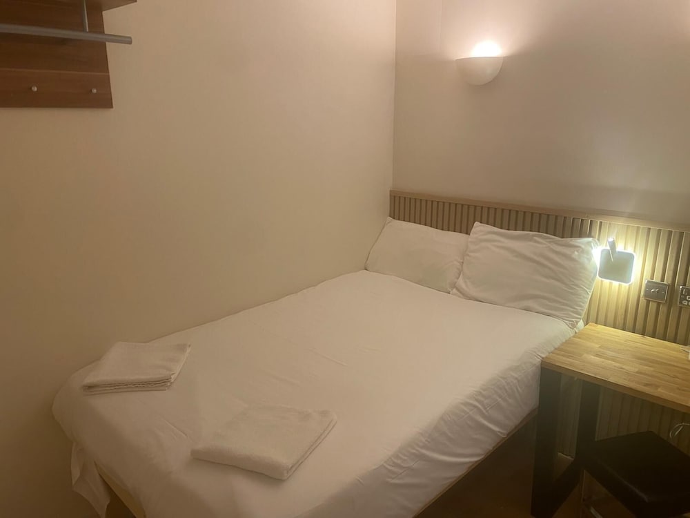 Habitación doble (Ensuite Double Room) del hotel Exhibition Court Hotel 4. Foto 9