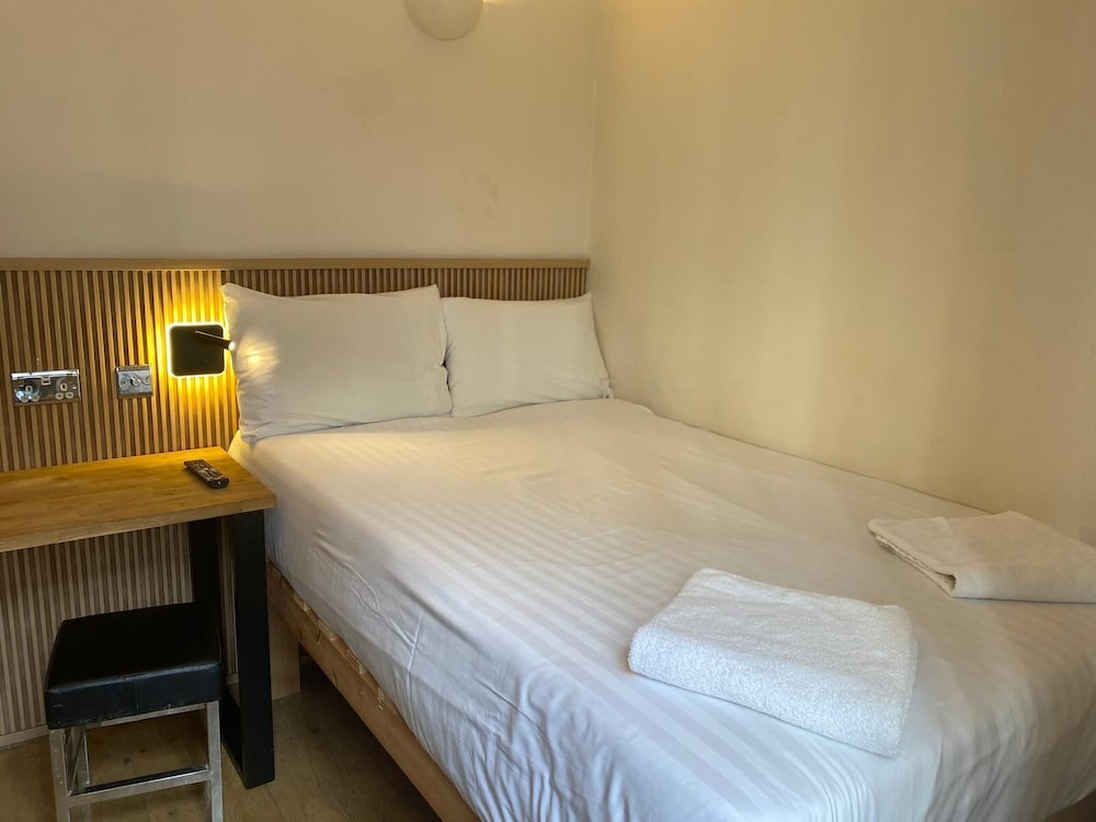 Habitación doble (Ensuite Double Room) del hotel Exhibition Court Hotel 4. Foto 10