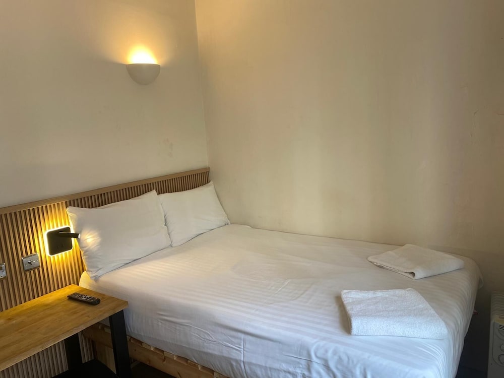 Habitación doble (Ensuite Double Room) del hotel Exhibition Court Hotel 4. Foto 12