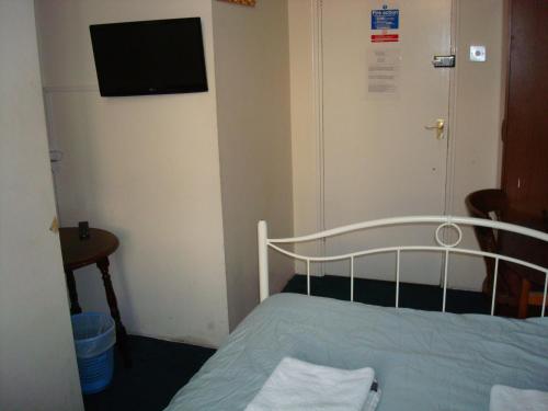 Habitación Doble Económica con baño compartido del hotel Forest Gate. Foto 4