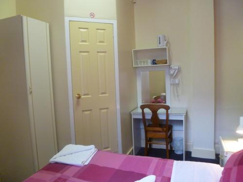 Habitación Doble del hotel Guilford House. Foto 6