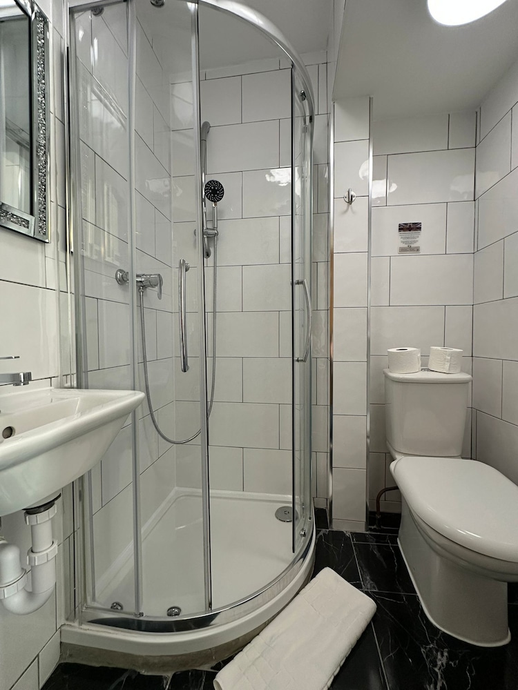 Habitación económica doble del hotel Jubilee Kensington. Foto 5