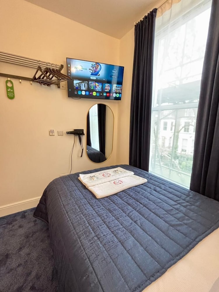 Habitación económica doble del hotel Jubilee Kensington. Foto 9