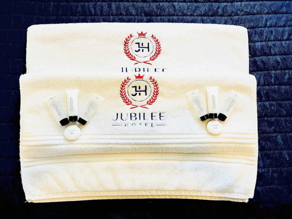 Habitación estándar doble del hotel Jubilee Kensington. Foto 6