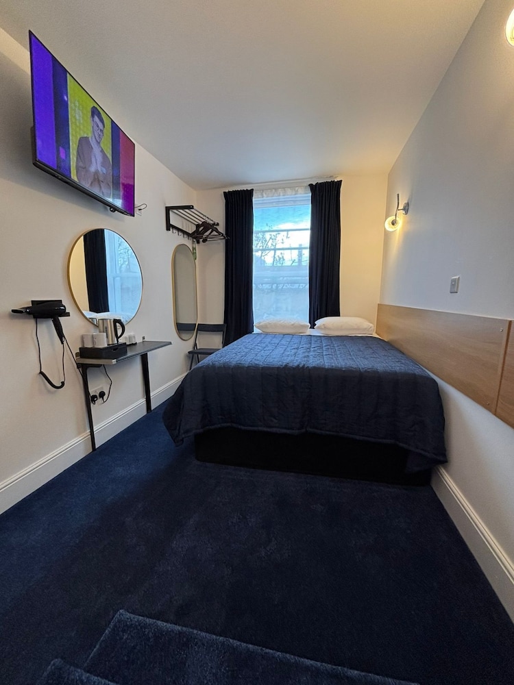 Habitación estándar doble del hotel Jubilee Kensington. Foto 2