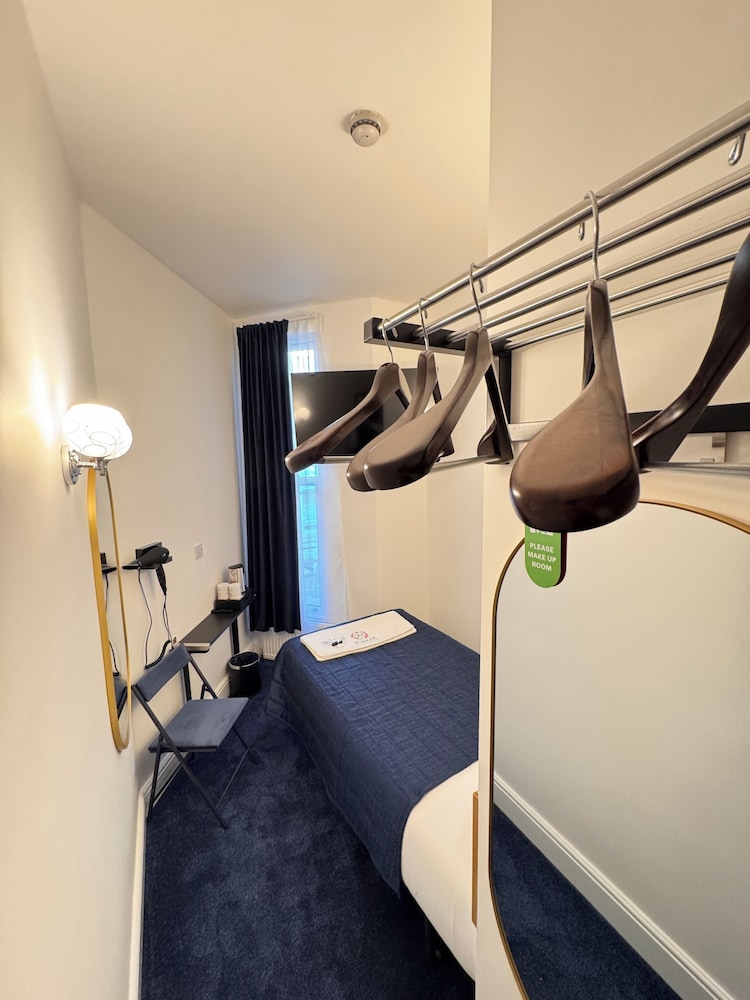 Habitación individual del hotel Holland Inn. Foto 3