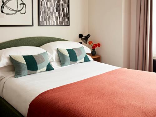 Habitación pequeña del hotel Numa London Bloomsbury