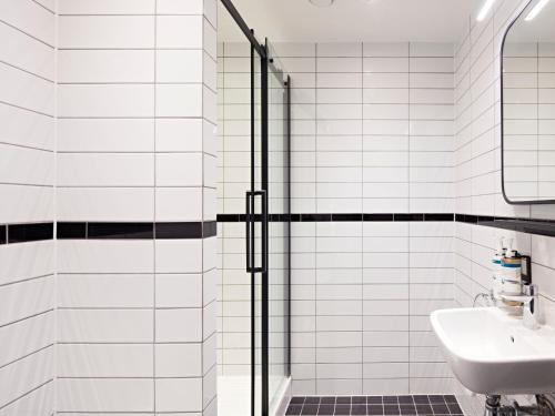 Habitación pequeña del hotel Numa London Bloomsbury. Foto 5