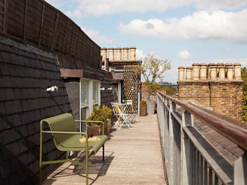 Extra Large Studio Sofa Bed and Shared Terrace del hotel Numa London Bloomsbury. Foto 7