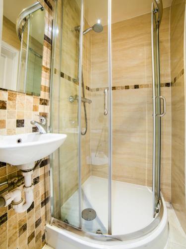 Habitación Triple Deluxe del hotel The Park. Foto 3