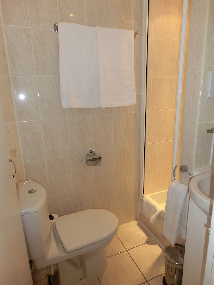 Habitación básica doble del hotel Rushmore. Foto 3