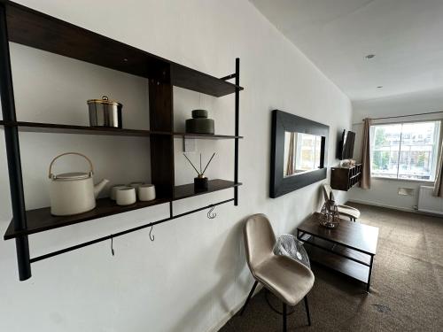 Habitación Cuádruple Estándar del hotel OYO Somerset Baker Street London. Foto 1