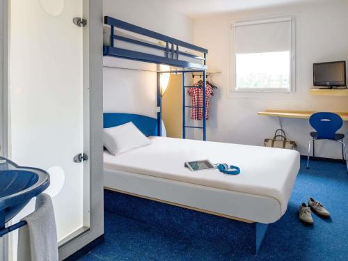Habitación Doble Estándar del hotel Ibis budget Hannover Hbf. Foto 1