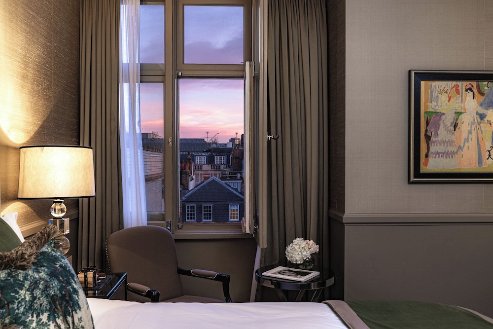 Habitación Deluxe del hotel St. James and Club Mayfair. Foto 8