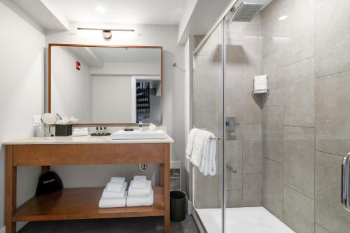 Habitación Doble Estándar con 2 camas grandes del hotel Lake Placid Inn Boutique