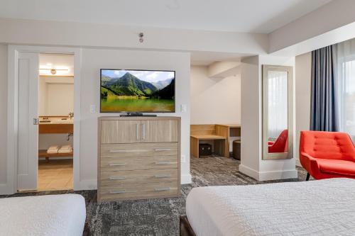 Habitación Cuádruple adaptada para personas con discapacidad del hotel Lake Placid Inn Boutique. Foto 1