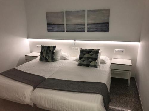 Habitación Doble con balcón del hotel Apartamentos Sol Mar. Foto 4